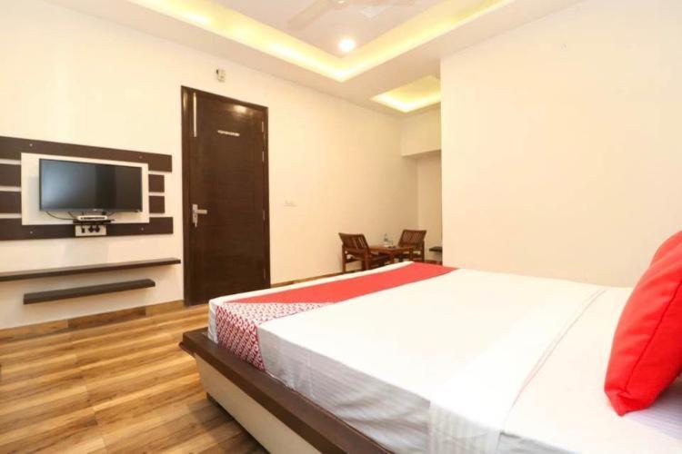 Hotel Unique House Amritsar Esterno foto